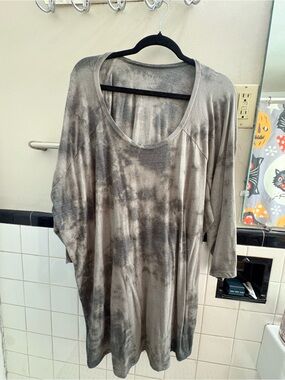 torrid Gray Tie-Dye Scoop Neck Long Sleeve Top